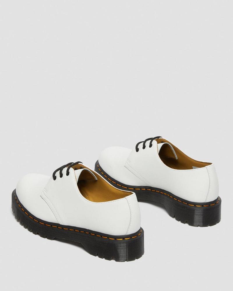 White Men's Dr Martens 1461 Bex Smooth Leather Oxfords Shoes | CA 586NWY